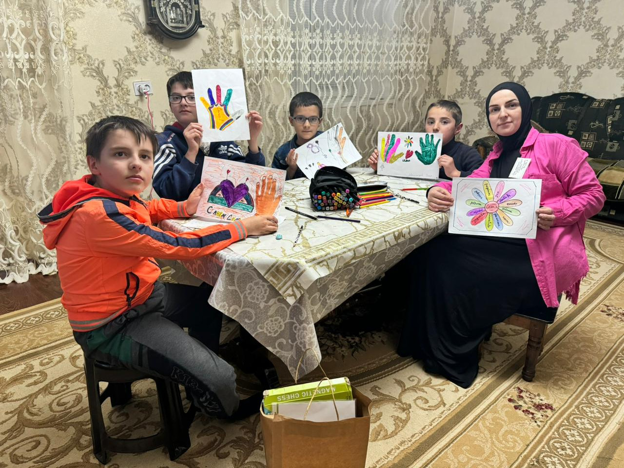 Специалисты отделения семьи провели мероприятие в честь Международного дня семьи со своими подопечными